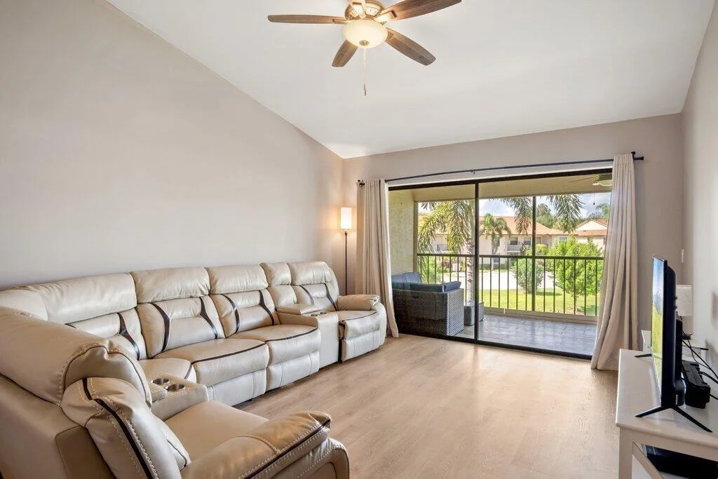 Photo of Unit B at 1402 Pinecrest Circle