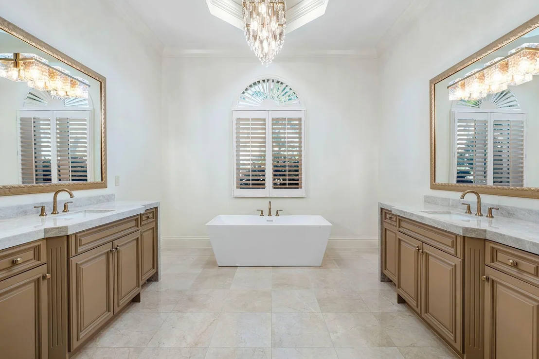 Photo of 384 Royal Palm Way