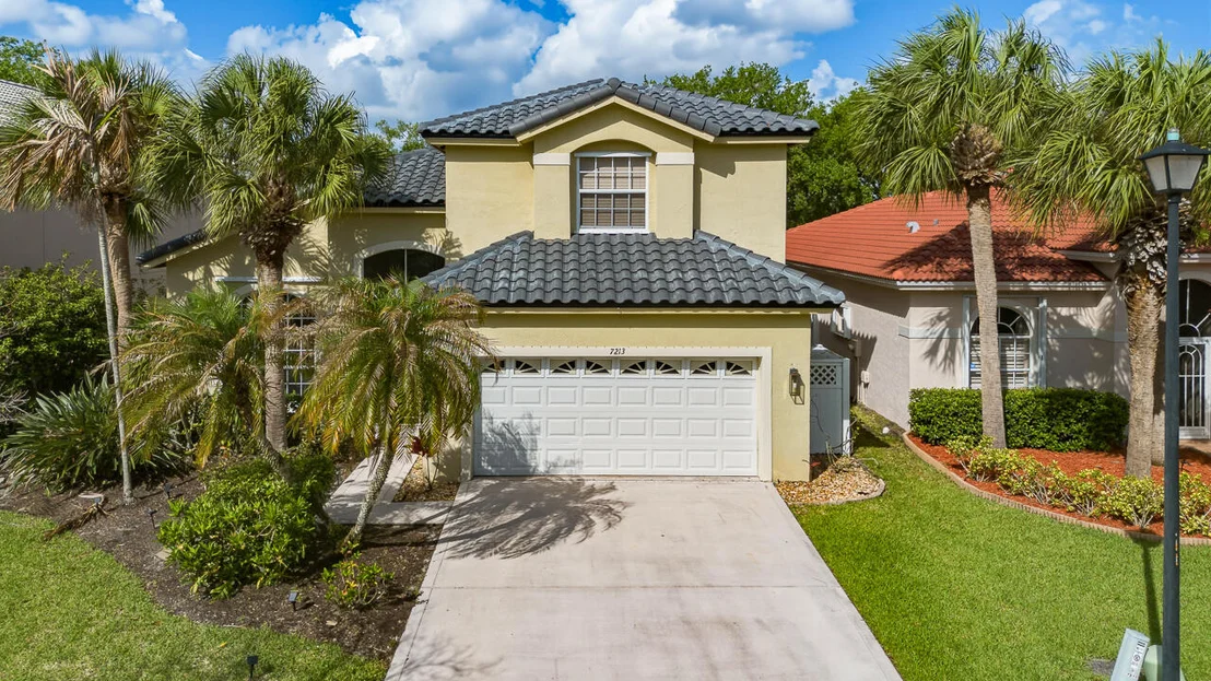 Photo of 7213 SE Magellan Lane