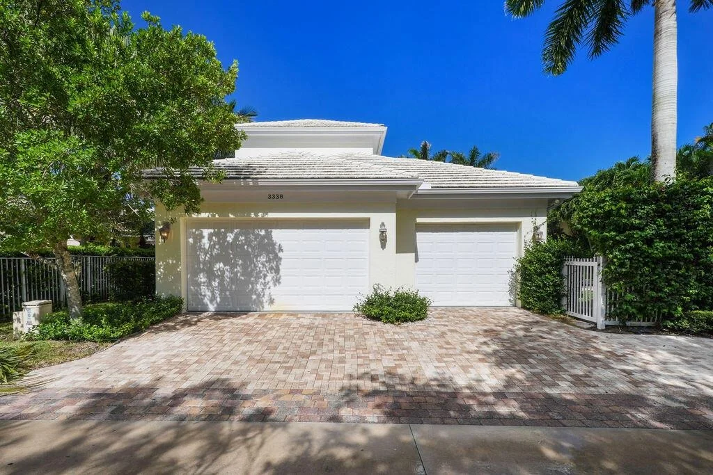 Photo of 3338 Greenway Drive