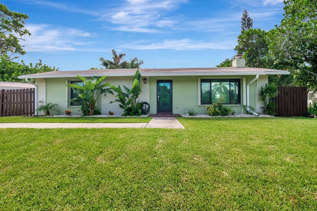 Photo of 737 NW 3rd Avenue
