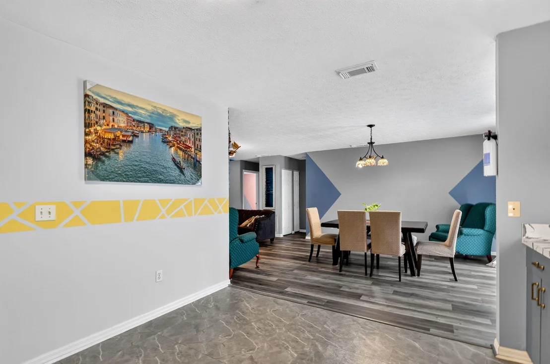 Photo of 6672 Campanilla