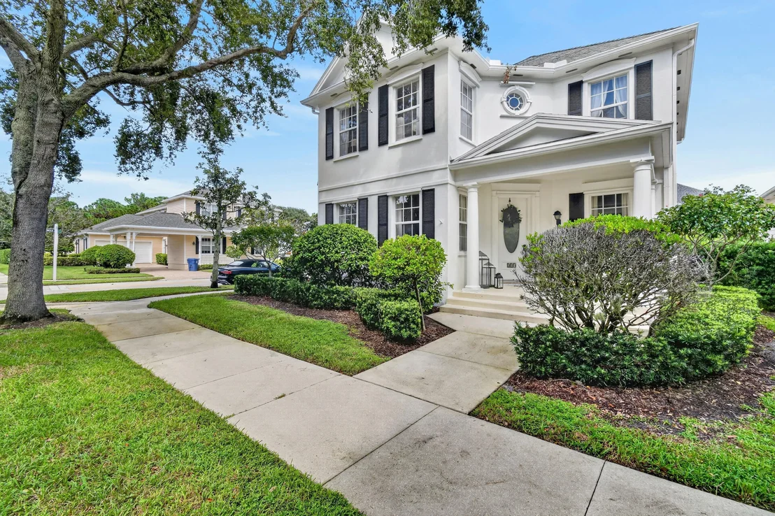 Photo of 213 NEW HAVEN Boulevard