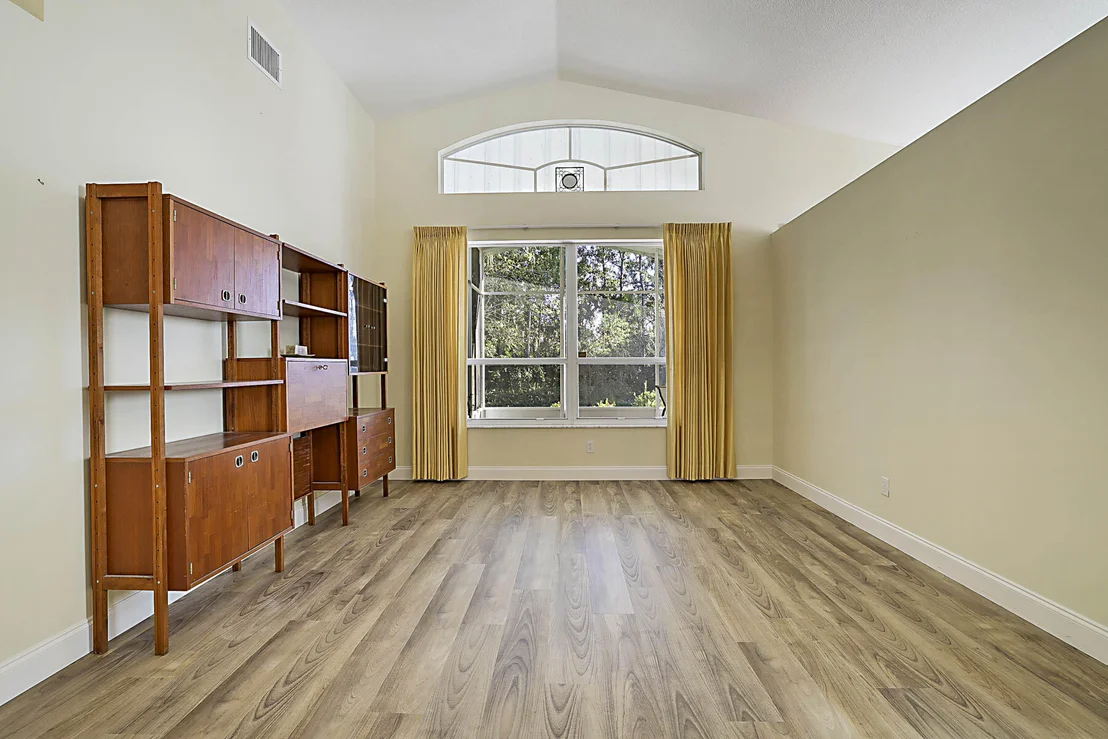 Photo of 7019 SE Twin Oaks Circle SE