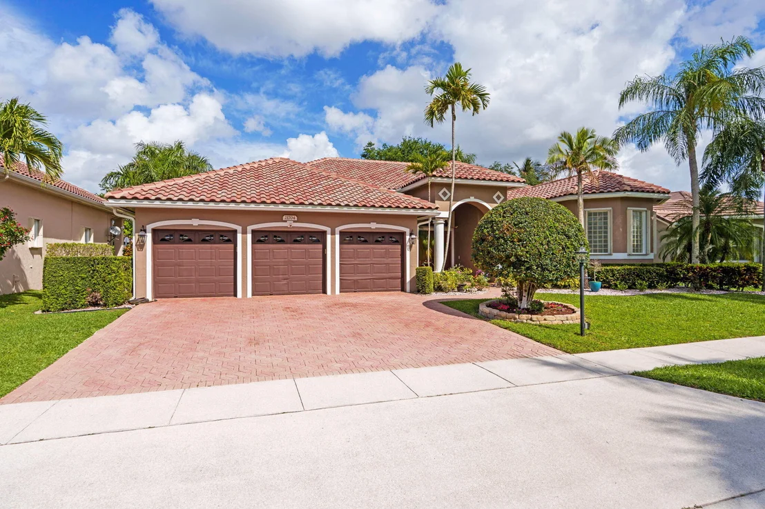 Photo of 21704 Fall River Drive