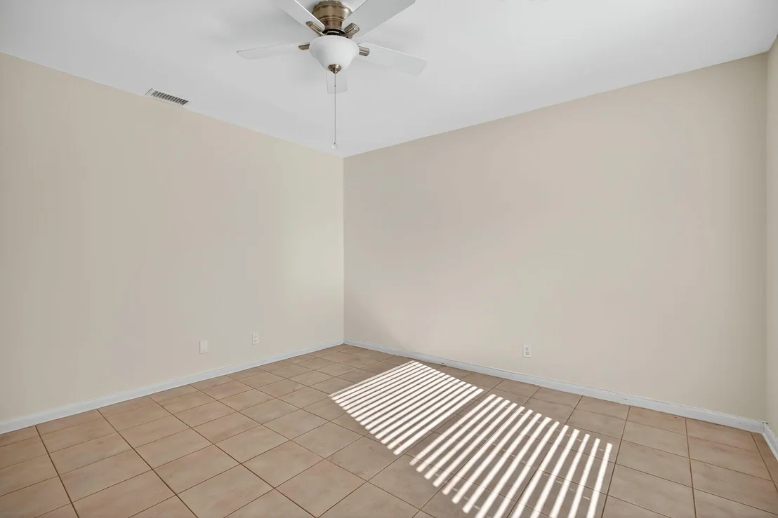Photo of 130 Lakeside Circle
