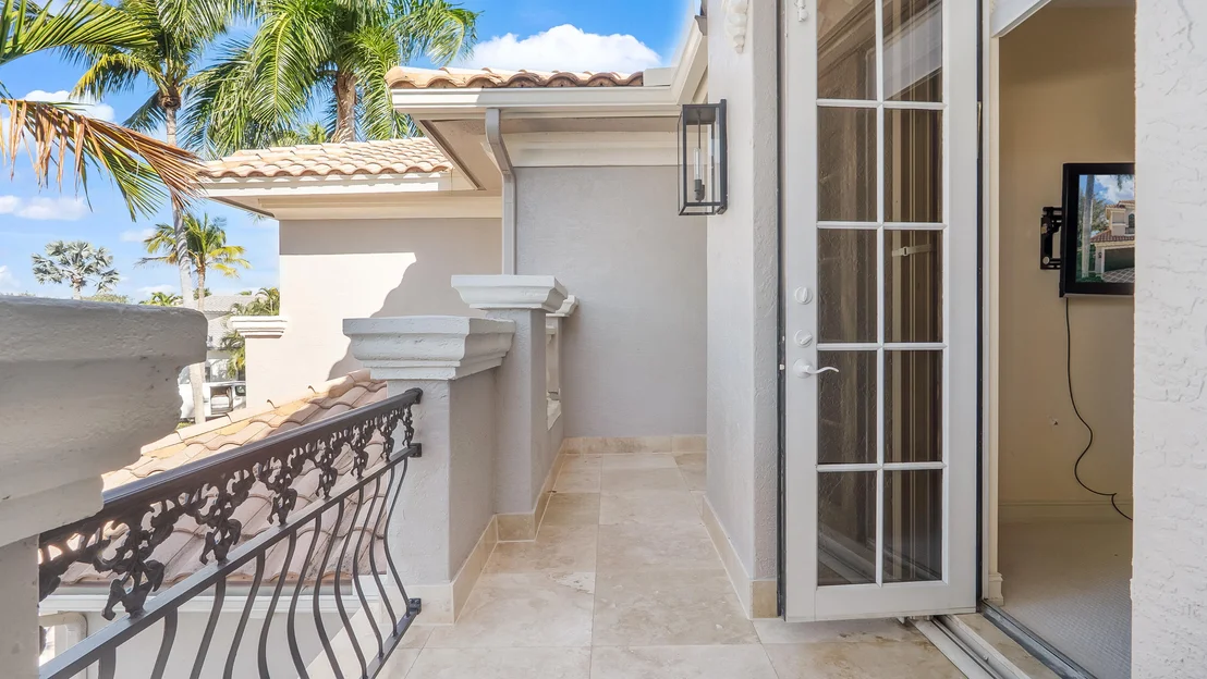 Photo of 17602 Middle Lake Drive