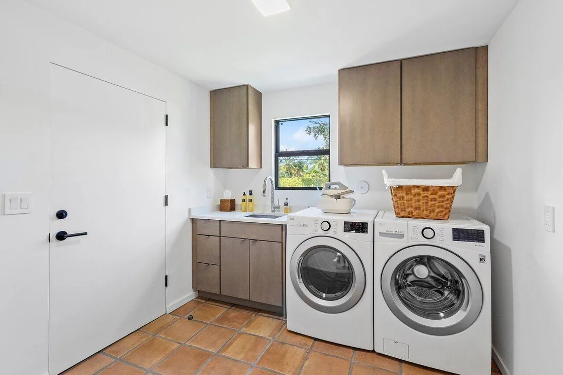 Photo of 245 Ellamar Road