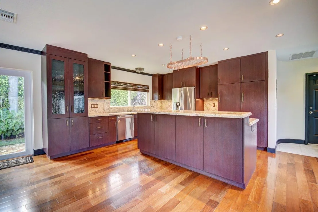 Photo of 998 Cypress Way