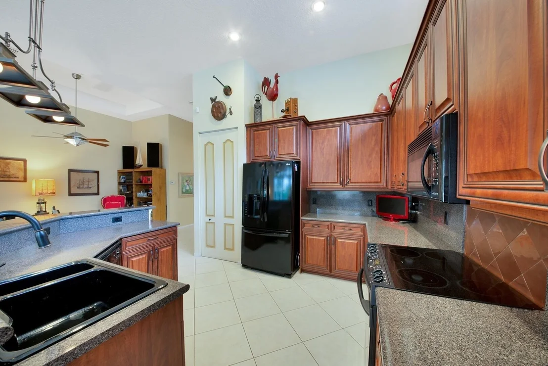 Photo of 7110 Veneto Drive