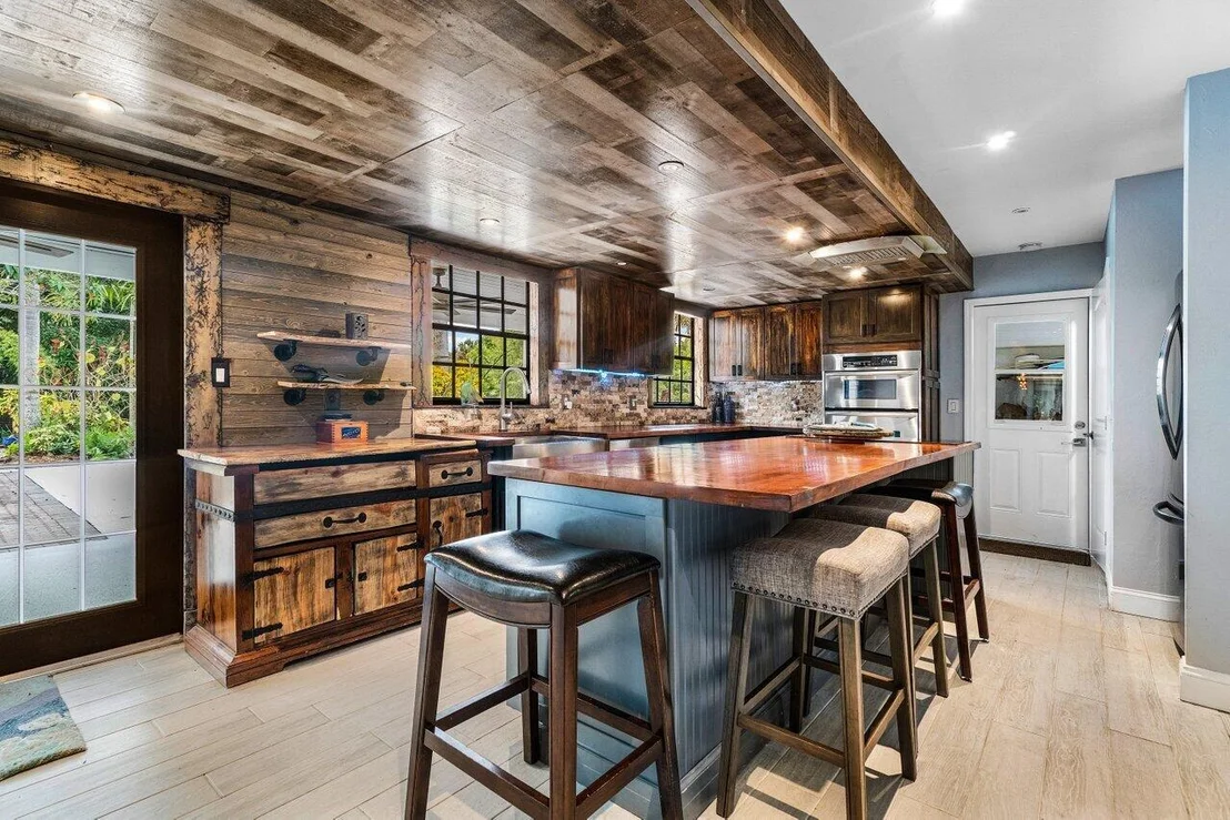 Photo of 17081 Mellen Lane