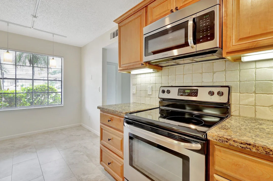 Photo of Unit C at 801 Pinecrest Circle