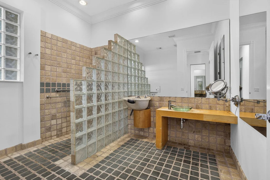 Photo of 212 Florence Drive