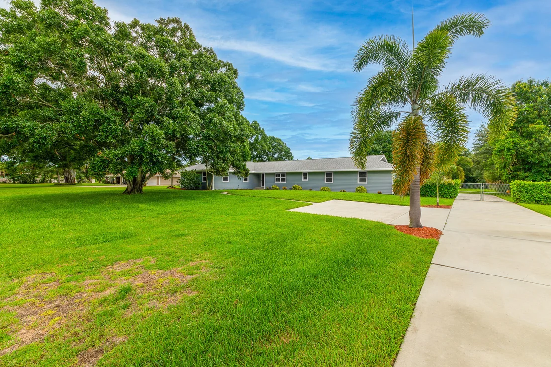 Photo of 736 34th Terrace