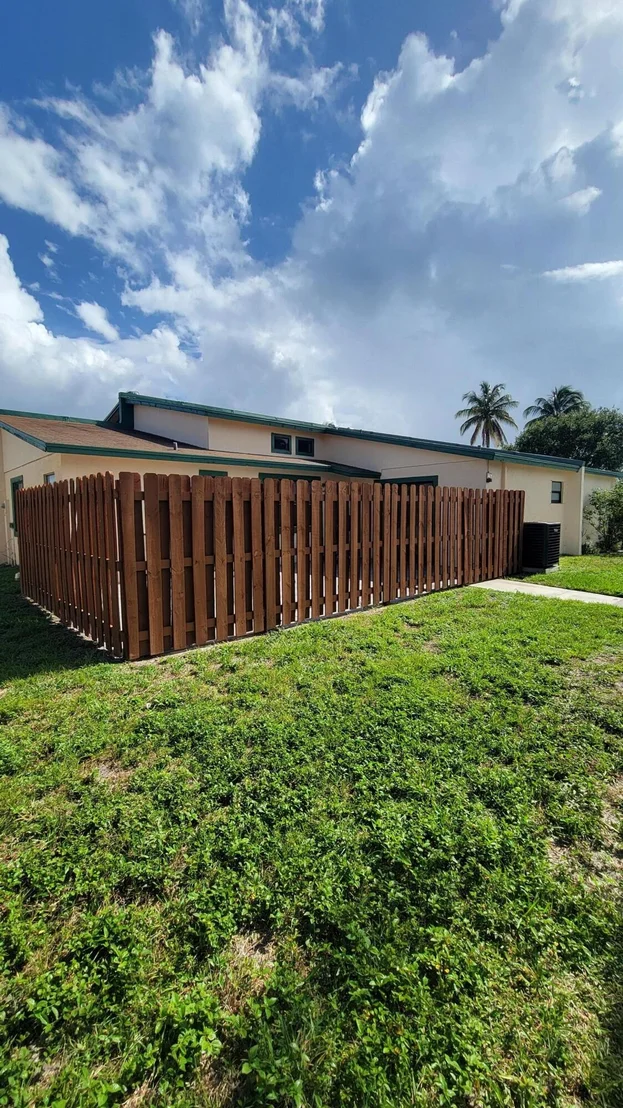 Photo of 1096 Manor Drive