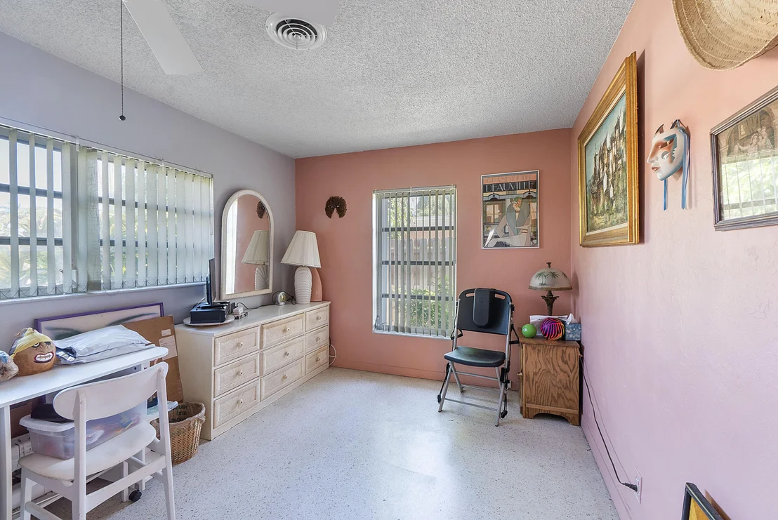Photo of 2560 SE 9th Street