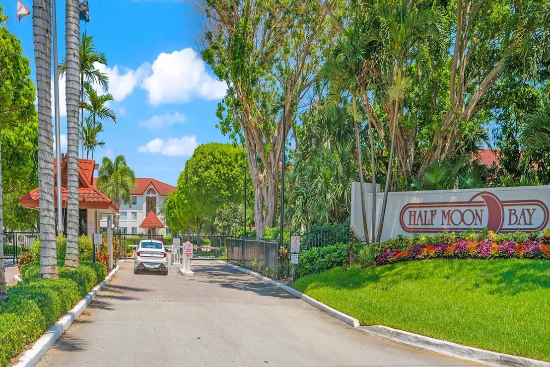 Photo of Unit D2 at 103 Half Moon Circle