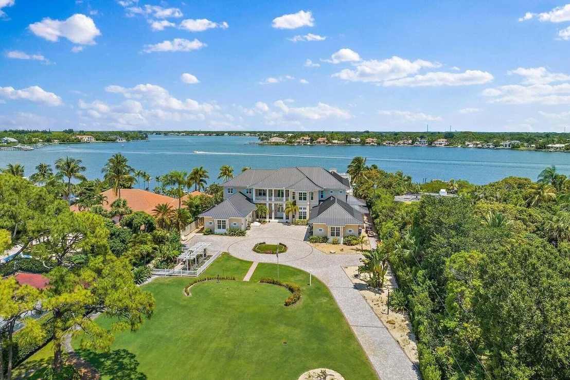 Photo of 5874 Pennock Point Road