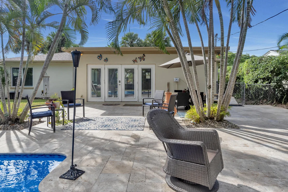 Photo of 327 Ellamar Road