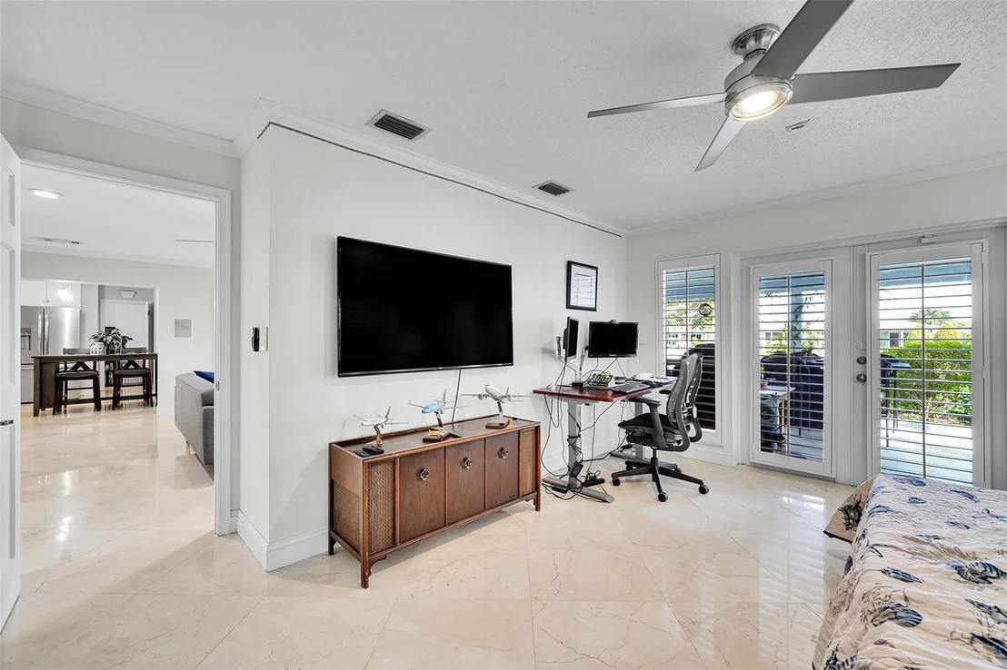 Photo of 340 SE 5th Avenue