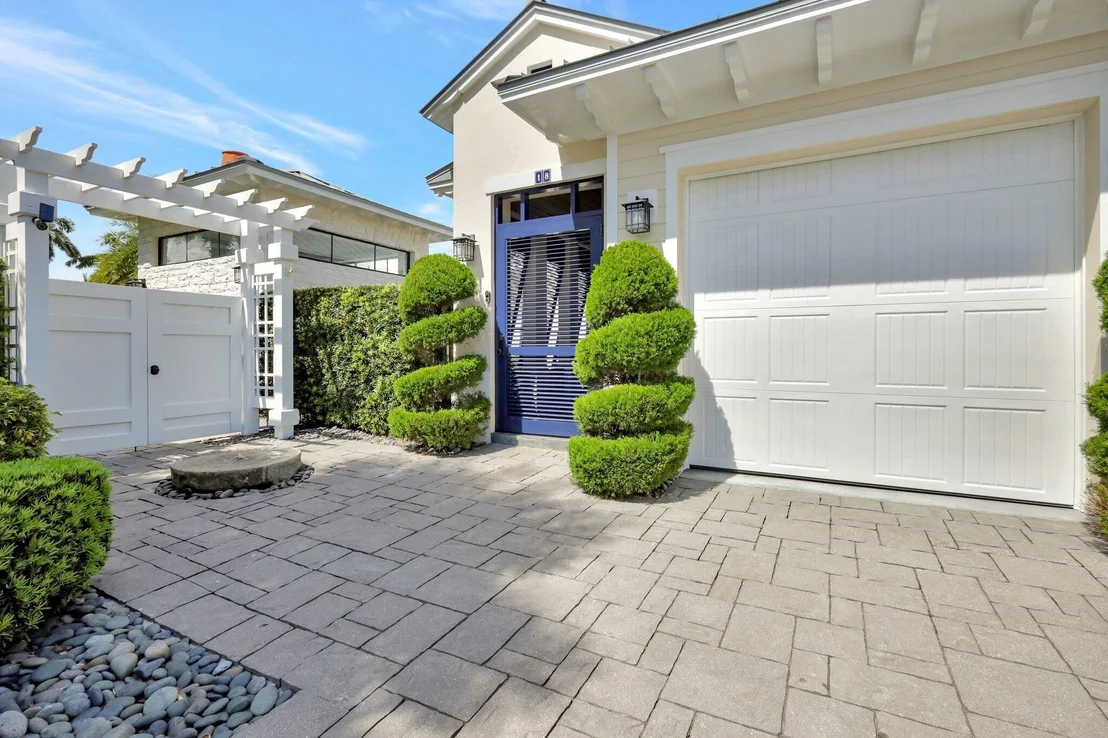 Photo of 18 Ridge Boulevard