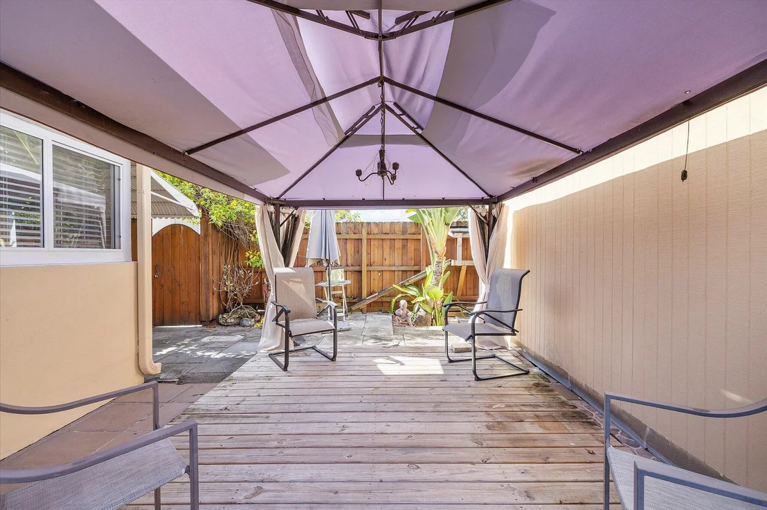 Photo of 3241 NE 9TH Terrace