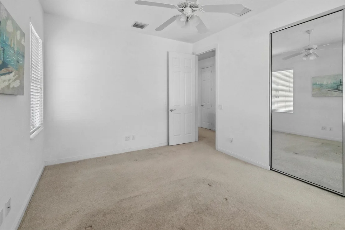 Photo of 2616 E Community Drive