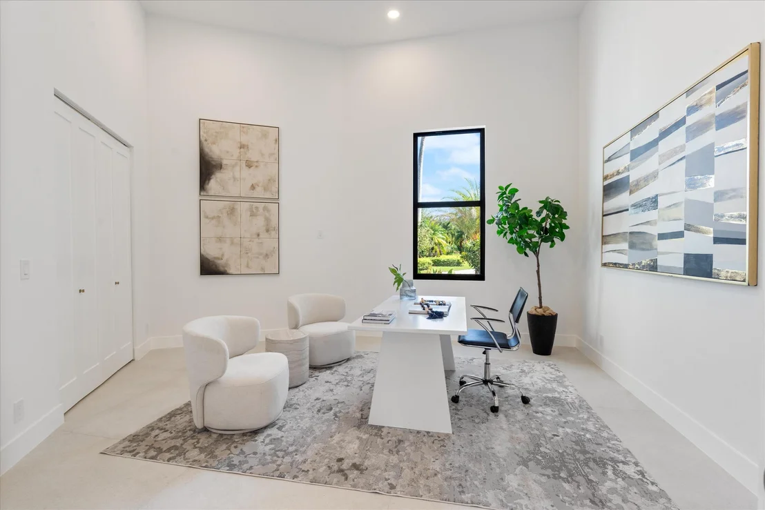 Photo of 2525 Seminole Circle