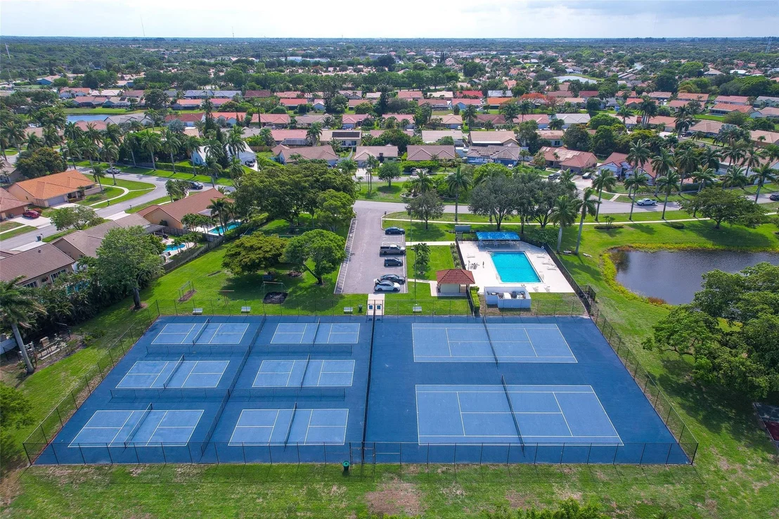 Photo of 9216 Sun Pointe Drive