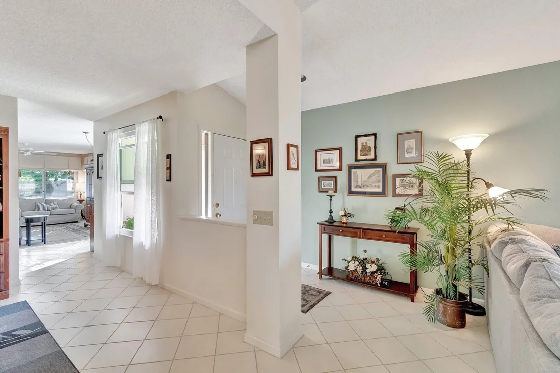 Photo of 6393 Lansdowne Circle