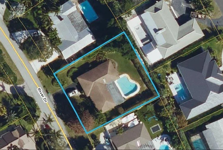 Photo of 220 River Drive