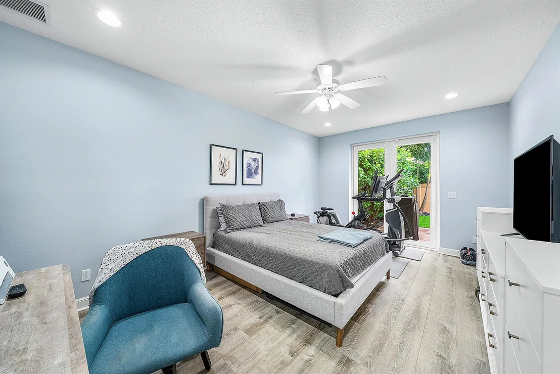 Photo of 1624 W Classical Boulevard
