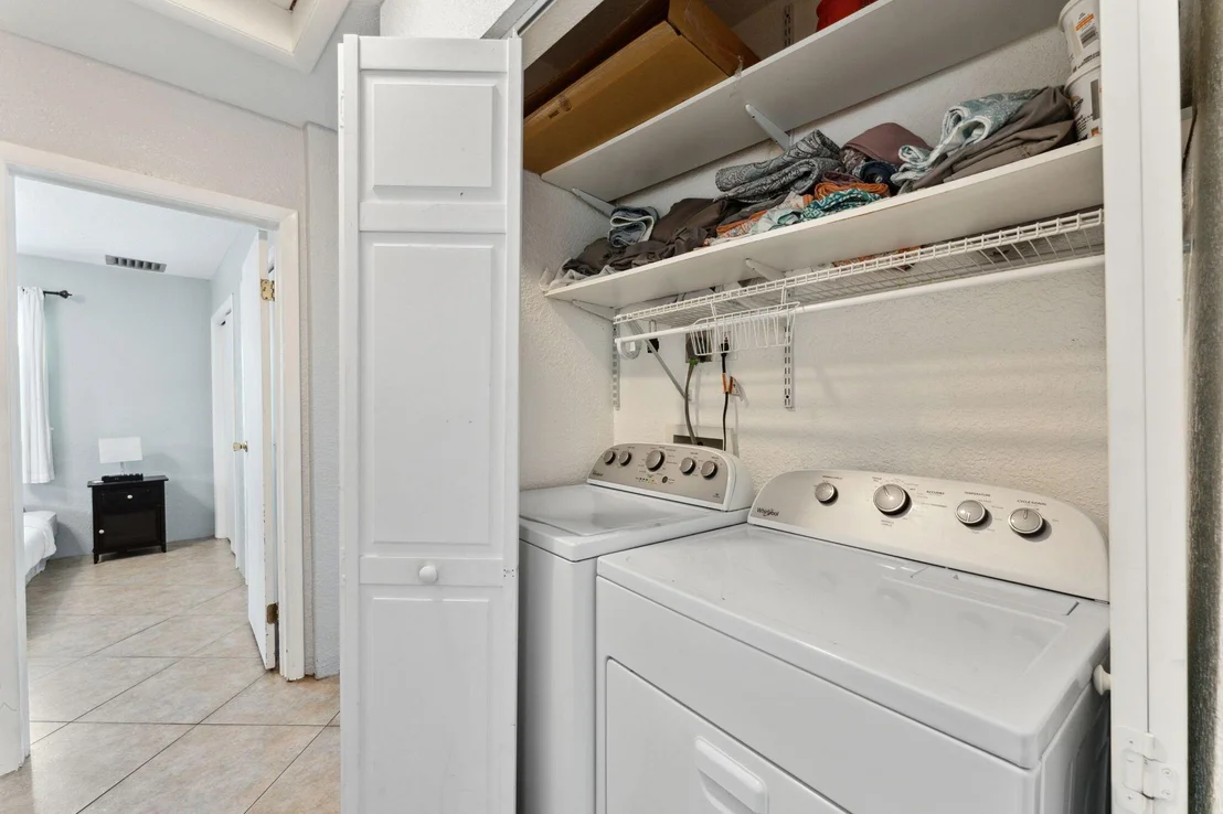 Photo of 718 NW 9th Avenue