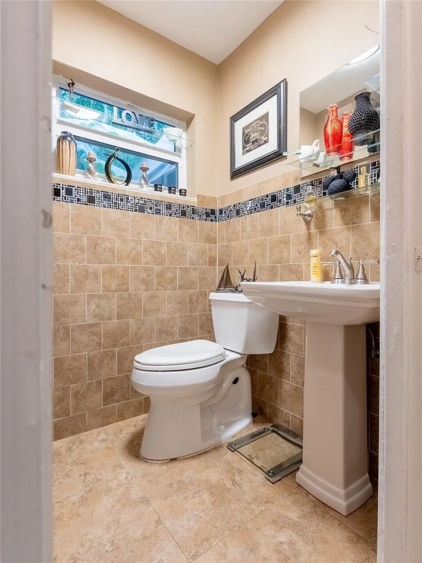 Photo of 2912 NE 27th Street