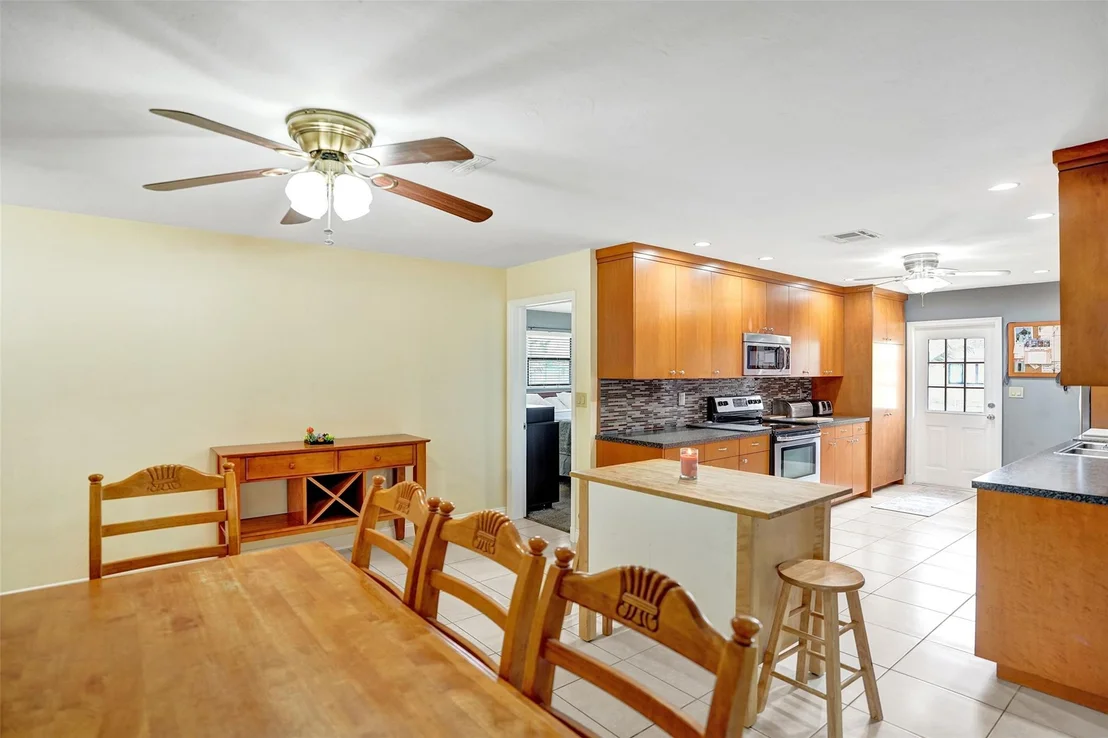 Photo of 1709 E River Drive