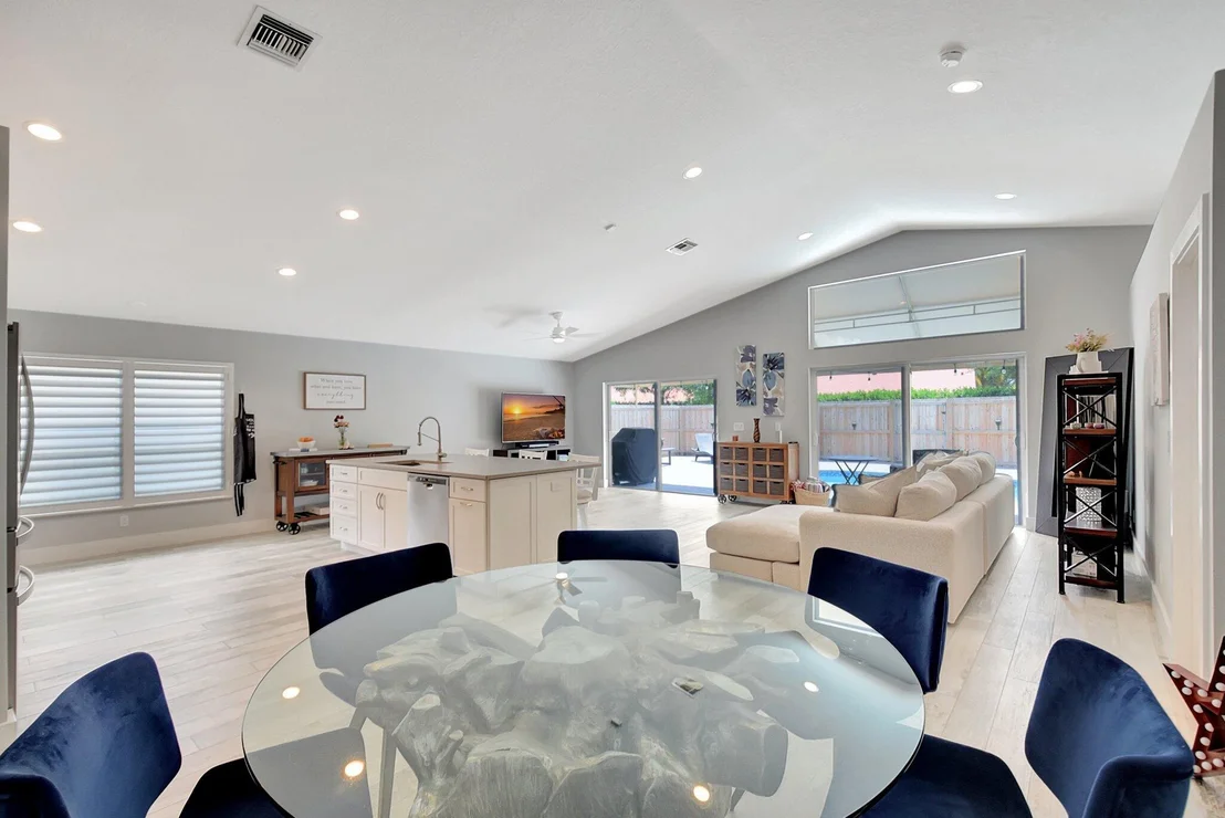 Photo of 8211 White Rock Circle