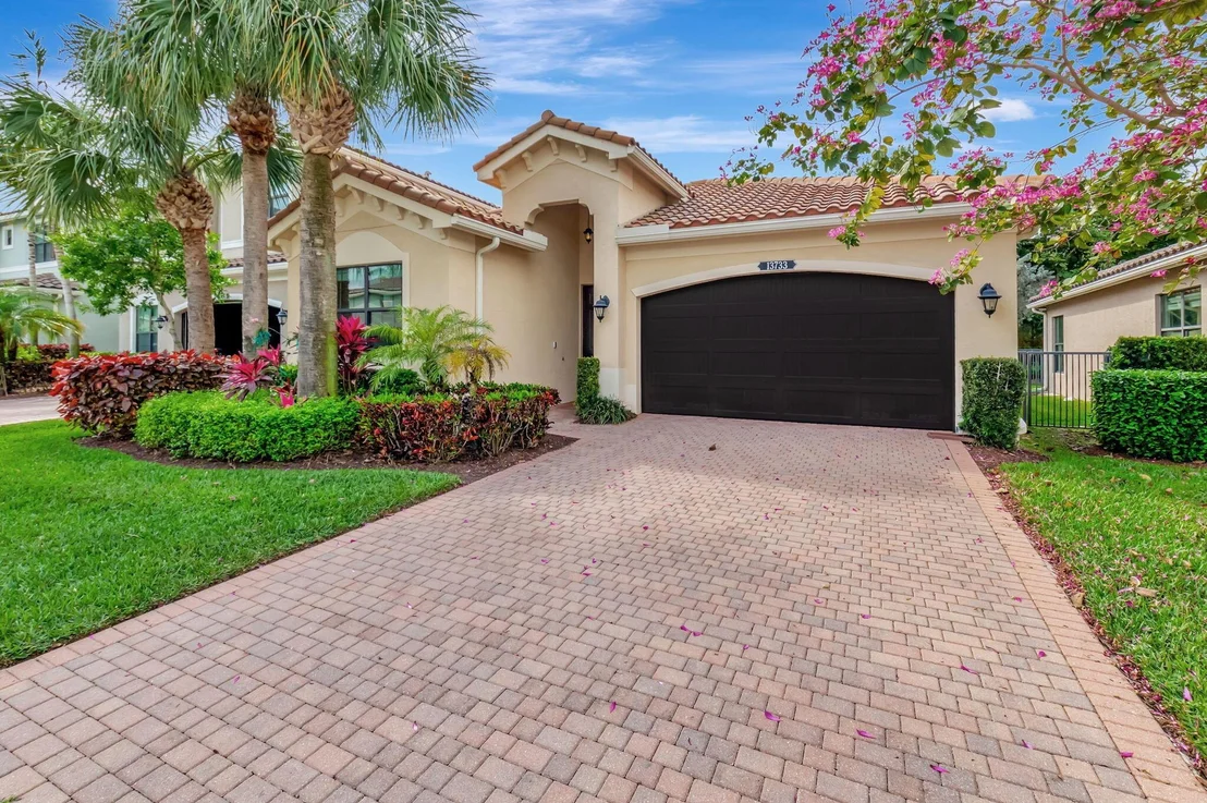 Photo of 13733 Moss Agate Avenue