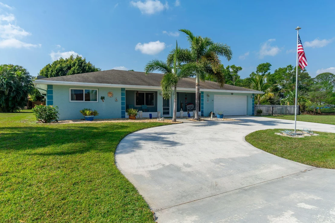 Photo of 5580 SE Paramount Drive