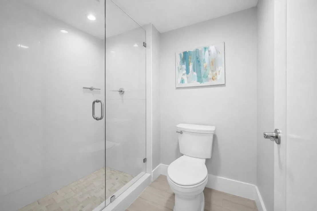 Photo of Unit 105D at 300 N Highway A1a
