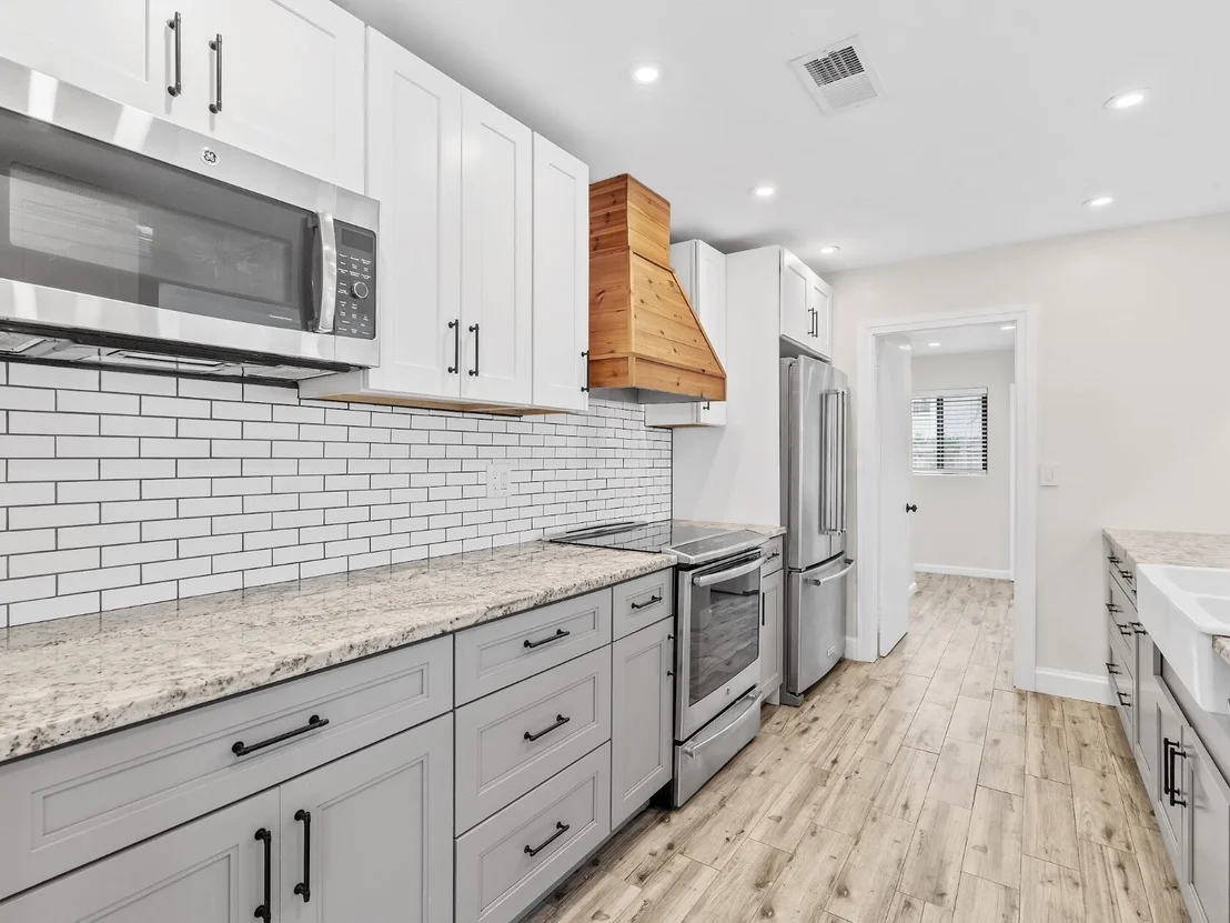 Photo of 909 SE 14th Drive