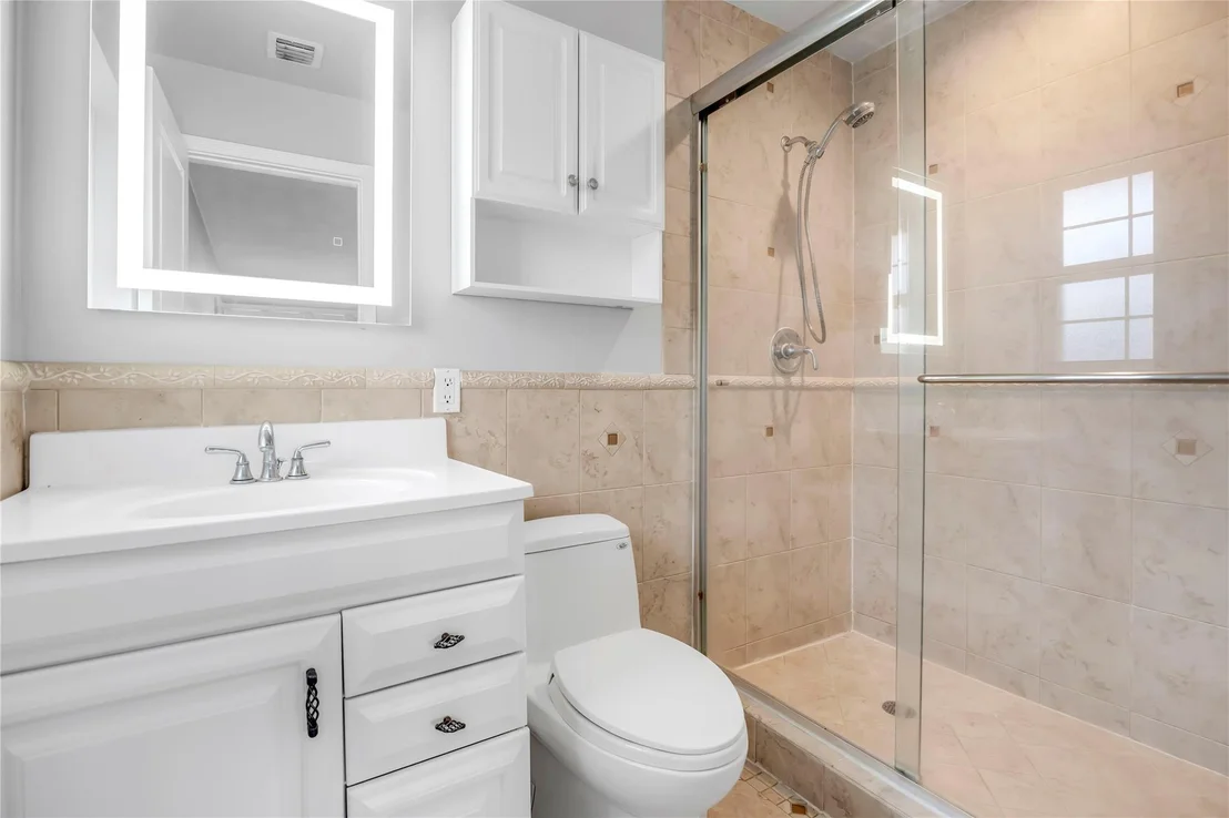 Photo of 827 SE 10th Terrace