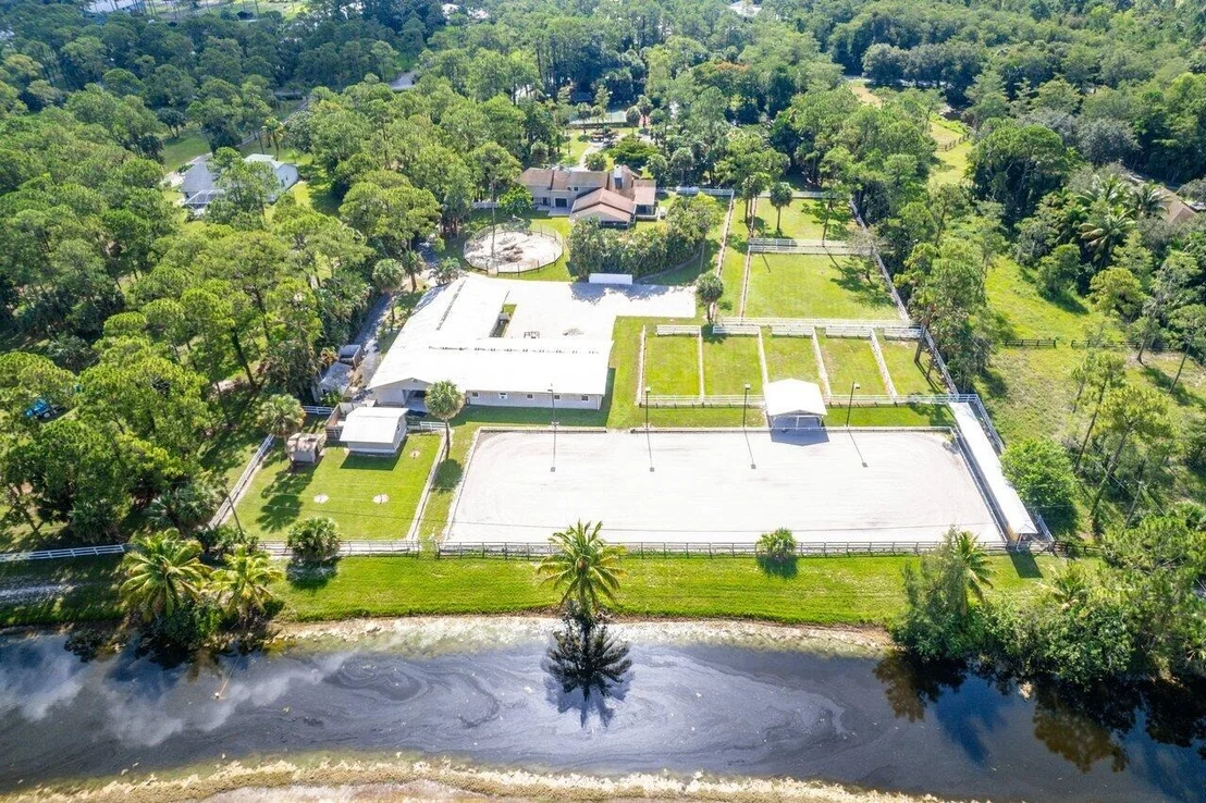 Photo of 2315 Deer Run Boulevard