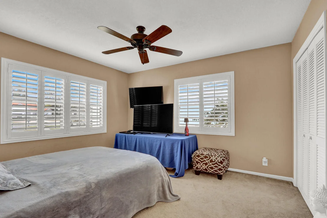 Photo of 21946 White Pine Terrace