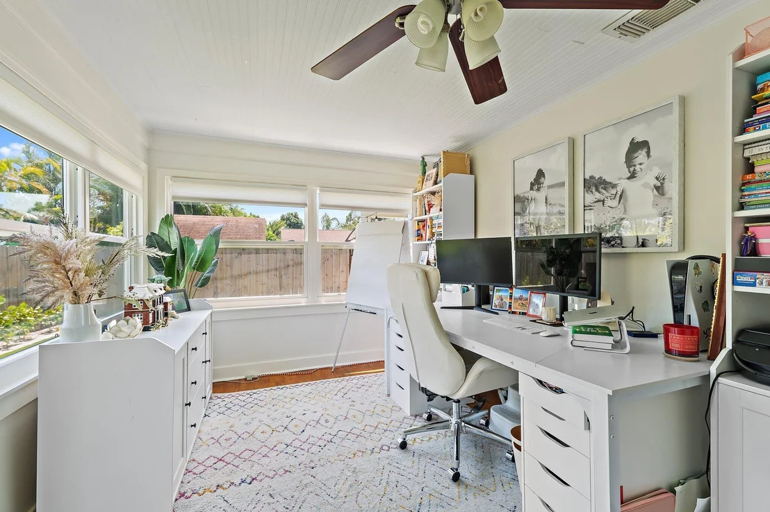 Photo of 715 Warren Drive