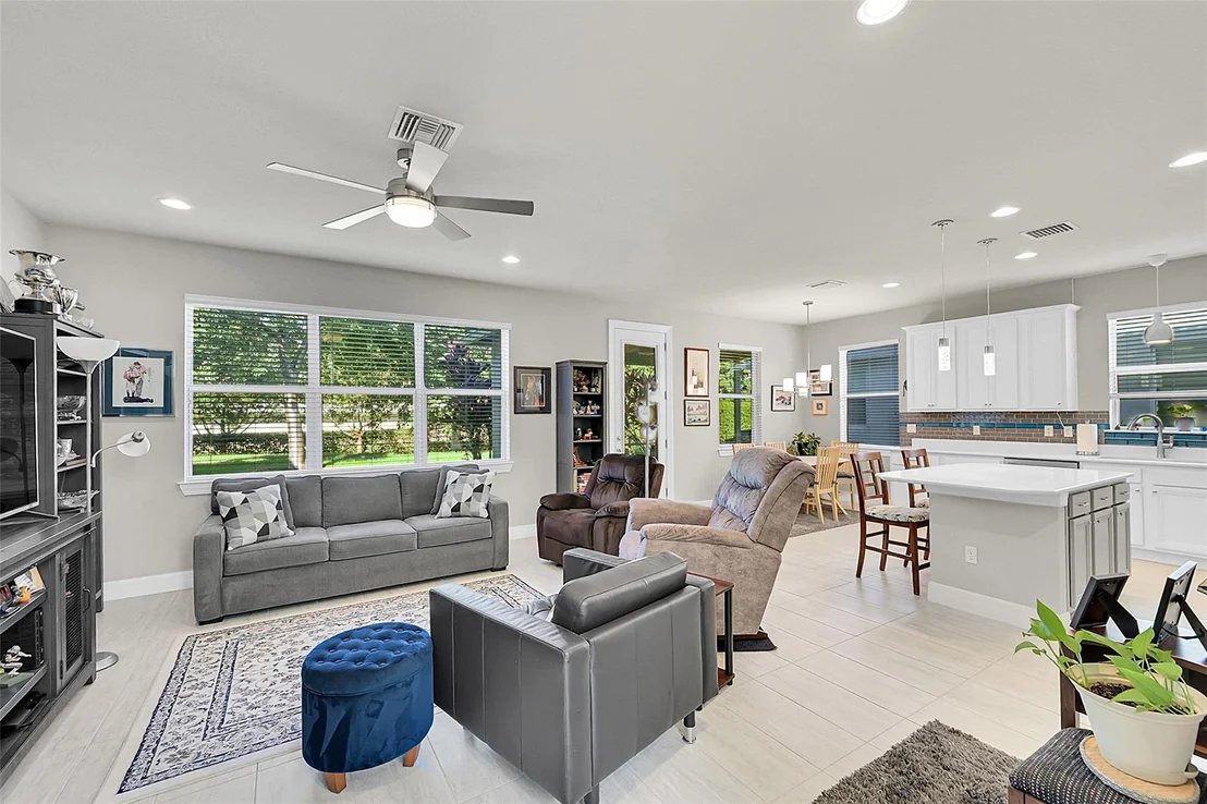 Photo of 964 Banyan Drive