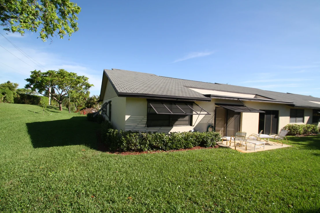 Photo of Unit F at 2 Ridgepointe Drive