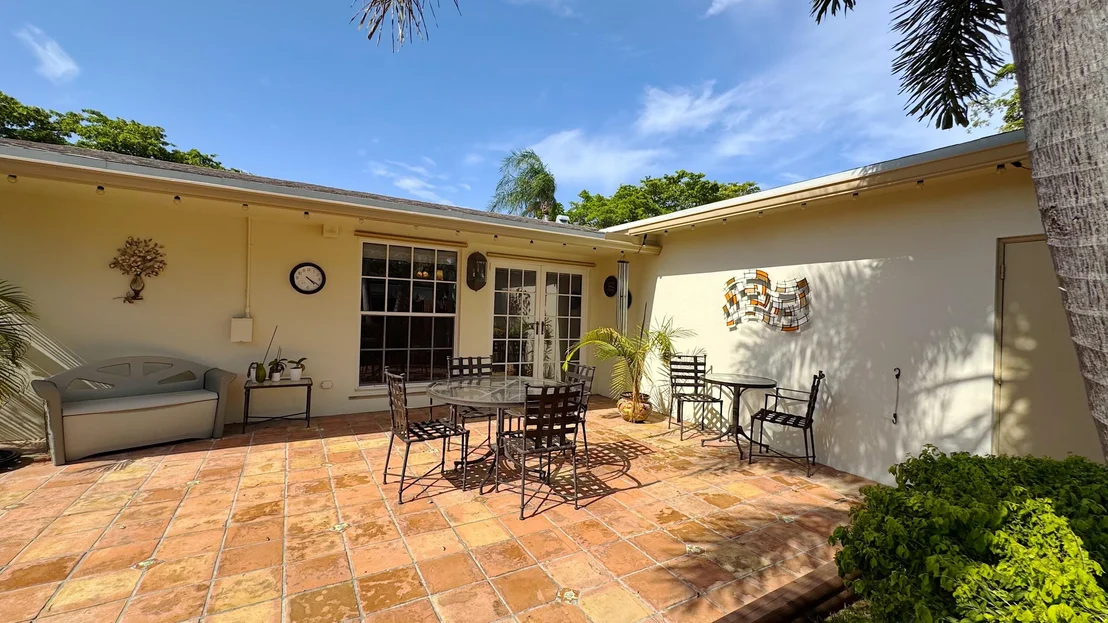 Photo of 310 SE 4TH Terrace