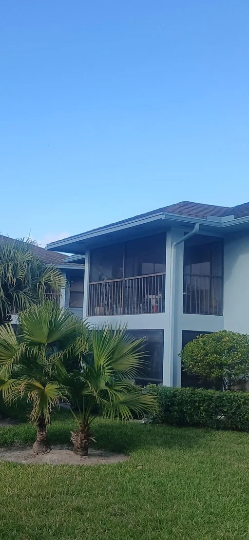 Photo of Unit 905 at 950 S Kanner Highway