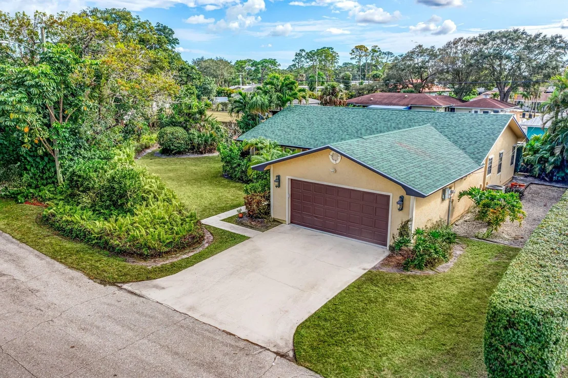 Photo of 9506 SE River Terrace