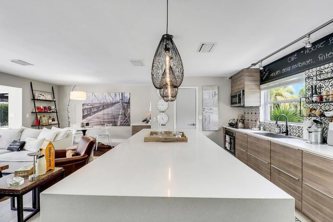 Photo of 1221 Morse Boulevard